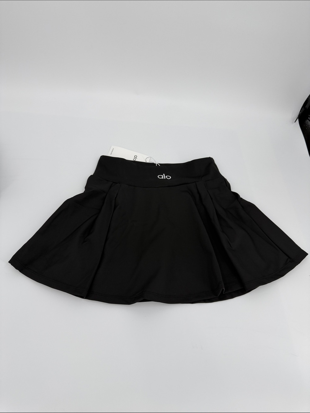 ALO Yoga Black Skater Athletic Skort with Matching Sports Bra - Picture 6 of 9